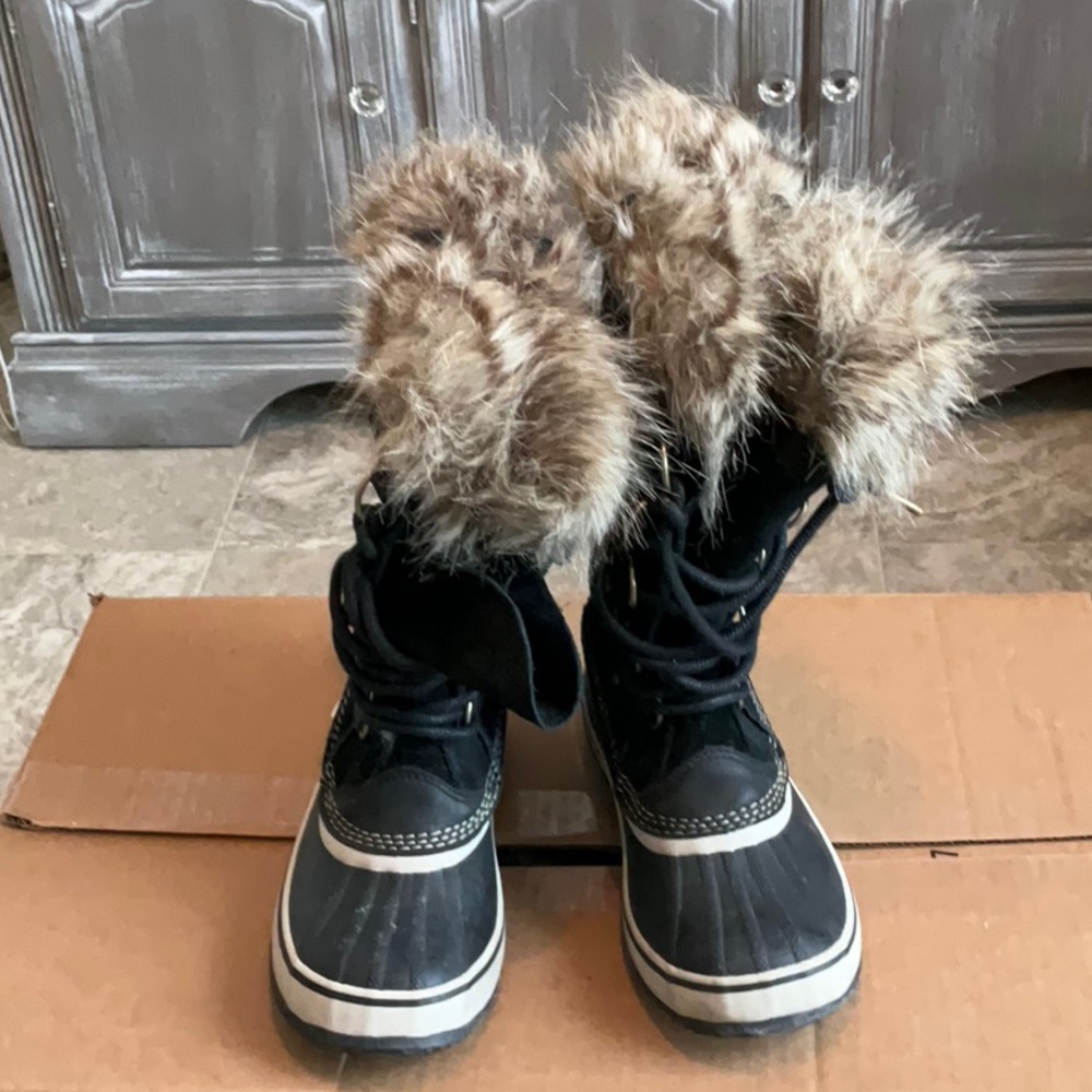 Sorel waterproof snow boot 7.5